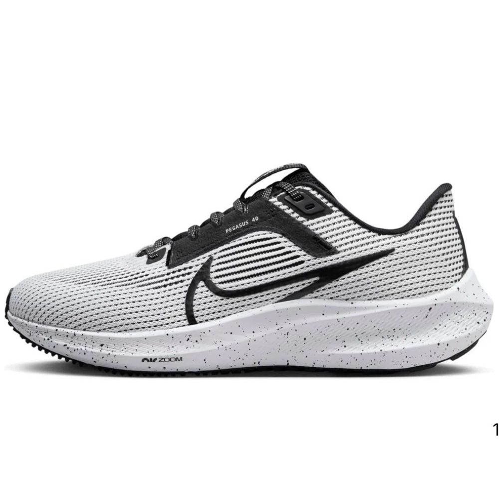 Nike Women's Air Zoom Pegasus 40 - White and Black